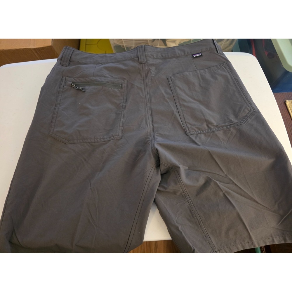 Patagonia Men's Gray  Shorts SZ 38 - Picture 3 of 3